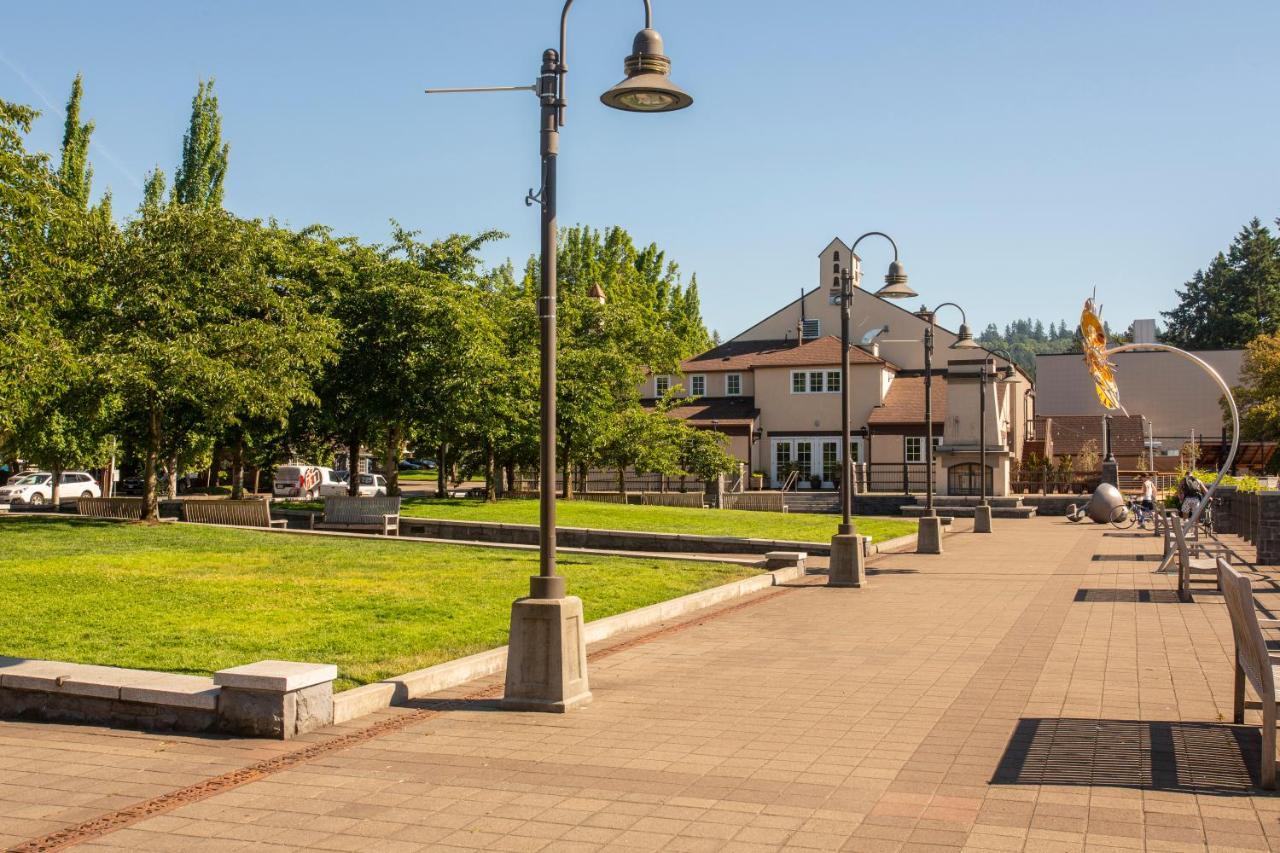 Lakeshore Inn Lake Oswego Kültér fotó